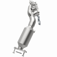Load image into Gallery viewer, MagnaFlow Exhaust Products 5582430 California CARB Manifold Catalytic Converter for Select Toyota 4Runner, Toyota FJ Cruiser