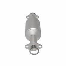 Load image into Gallery viewer, MagnaFlow Exhaust Products 3391884 California CARB Direct-Fit Catalytic Converter for Select Toyota 4Runner, Toyota Pickup