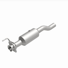Load image into Gallery viewer, MagnaFlow Exhaust Products 280440 OEM Grade Direct-Fit Catalytic Converter for Select Ford F-350 Super Duty, Ford F-450 Super Duty, Ford F-550 Super Duty