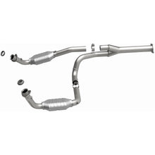 Load image into Gallery viewer, MagnaFlow Exhaust Products 51510 OEM Grade Direct-Fit Catalytic Converter for Select Chevrolet Express 1500, GMC Savana