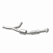 Load image into Gallery viewer, MagnaFlow Exhaust Products 5582310 California CARB Direct-Fit Catalytic Converter for Select Ford E-150, Ford E-250