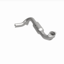 Load image into Gallery viewer, MagnaFlow Exhaust Products 4651507 California CARB Direct-Fit Catalytic Converter for Select Lincoln Navigator