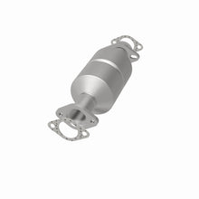 Load image into Gallery viewer, MagnaFlow Exhaust Products 3391242 California CARB Direct-Fit Catalytic Converter for Select Dodge Raider, Dodge Ram 50, Mitsubishi Mighty Max, Mitsubishi Montero