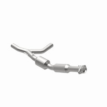 Load image into Gallery viewer, MagnaFlow Exhaust Products 5582310 California CARB Direct-Fit Catalytic Converter for Select Ford E-150, Ford E-250
