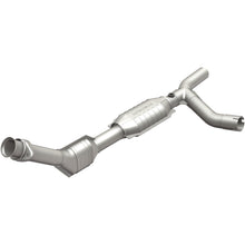 Load image into Gallery viewer, MagnaFlow Exhaust Products 49426 OEM Grade Direct-Fit Catalytic Converter for Select Ford E-150, Ford E-150 Club Wagon, Ford E-150 Econoline, Ford E-150 Econoline Club Wagon, Ford E-250, Ford E-250 Econoline
