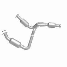 Load image into Gallery viewer, MagnaFlow Exhaust Products 5582578 California CARB Direct-Fit Catalytic Converter for Select Chevrolet Avalanche, Chevrolet Silverado 1500, Chevrolet Suburban 1500, Chevrolet Tahoe, GMC Sierra 1500, GMC Yukon, GMC Yukon XL
