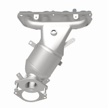 Load image into Gallery viewer, MagnaFlow Exhaust Products 290031 OEM Grade Manifold Catalytic Converter for Select Nissan Kicks, Nissan Versa