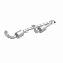 Load image into Gallery viewer, MagnaFlow Exhaust Products 3391353 California CARB Direct-Fit Catalytic Converter for Select Ford Windstar