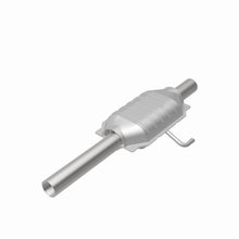 Load image into Gallery viewer, MagnaFlow Exhaust Products 3391222 California CARB Direct-Fit Catalytic Converter for Select Jeep CJ5, Jeep CJ7, Jeep Cherokee, Jeep Grand Wagoneer, Jeep J10, Jeep Scrambler, Jeep Wagoneer