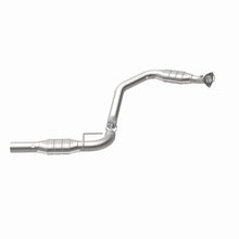 Load image into Gallery viewer, MagnaFlow Exhaust Products 5582524 California CARB Direct-Fit Catalytic Converter for Select Chevrolet Express 2500, Chevrolet Express 3500, GMC Savana 2500, GMC Savana