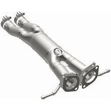 Load image into Gallery viewer, MagnaFlow Exhaust Products 557020 California CARB Direct-Fit Catalytic Converter for Select Ford Taurus, Lincoln MKS