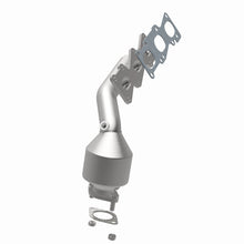 Load image into Gallery viewer, MagnaFlow Exhaust Products 52310 OEM Grade Manifold Catalytic Converter for Select Kia Sorento