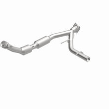 Load image into Gallery viewer, MagnaFlow Exhaust Products 4583078 California CARB Direct-Fit Catalytic Converter for Select Ford Expedition