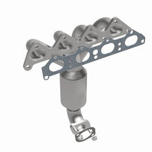 Load image into Gallery viewer, MagnaFlow Exhaust Products 51955 OEM Grade Manifold Catalytic Converter for Select Hyundai Elantra, Kia Spectra, Kia Spectra5
