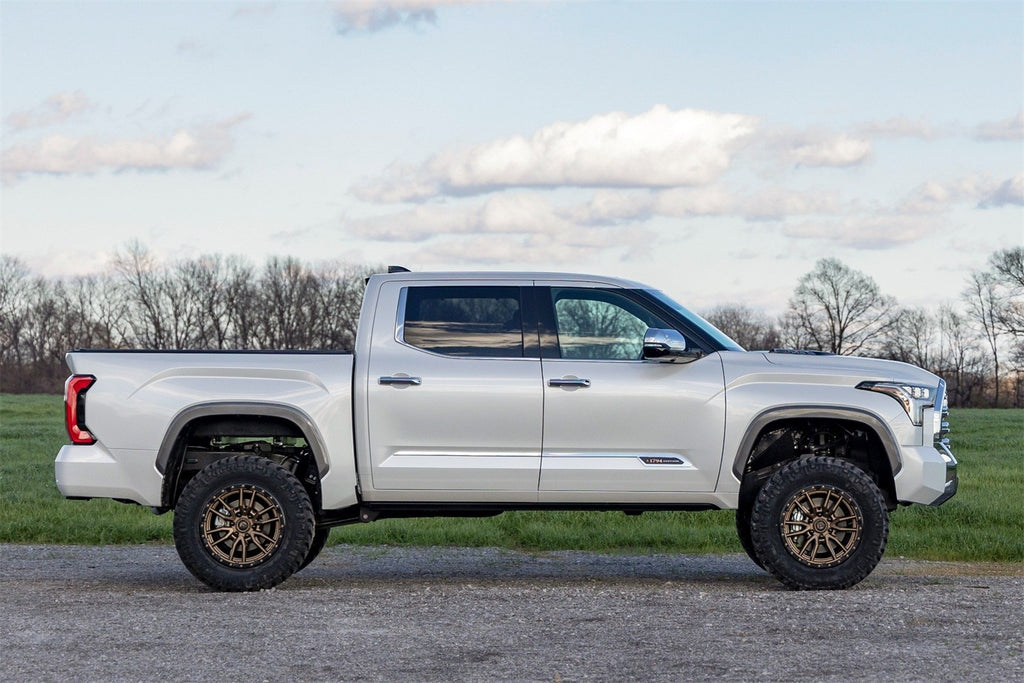 Rough Country 71800 Suspension Lift Kit for Select Toyota Tundra