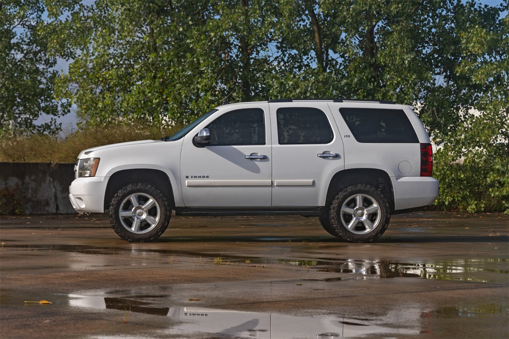 Rough Country 19340 Suspension Lift Kit for Select Chevrolet Avalanche, Chevrolet Suburban, Chevrolet Suburban 1500, Chevrolet Tahoe, GMC Yukon, GMC Yukon XL, GMC Yukon XL