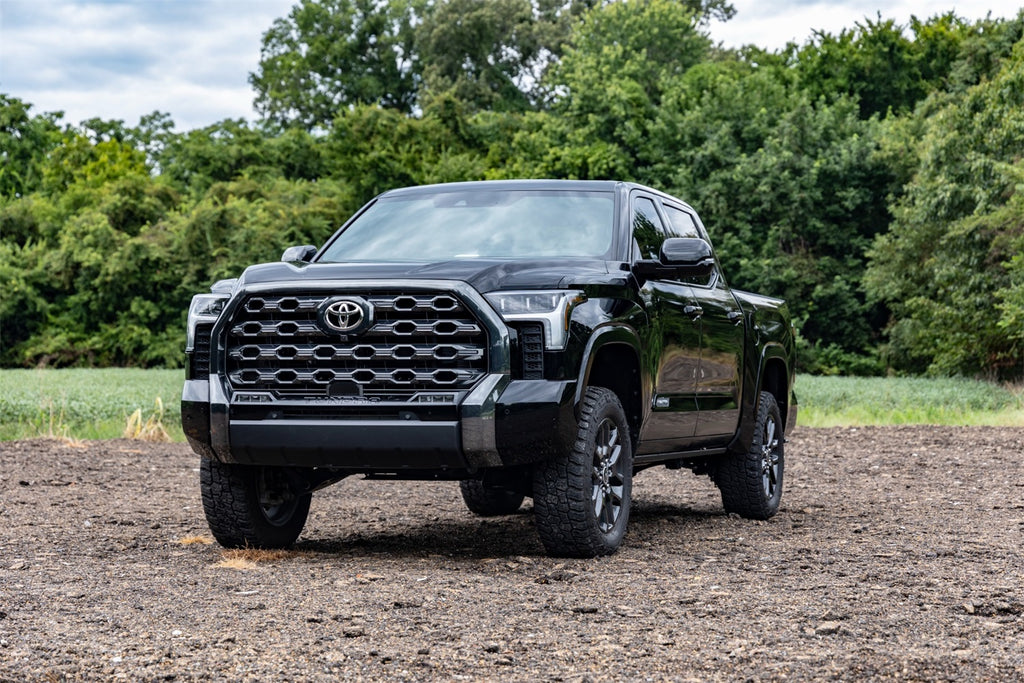 Rough Country 71300 Lift Kit-Suspension for Select Toyota Tundra