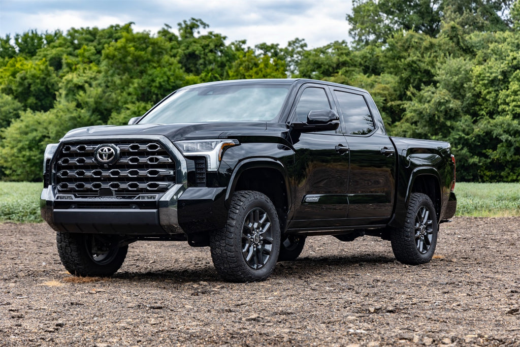 Rough Country 71300 Lift Kit-Suspension for Select Toyota Tundra