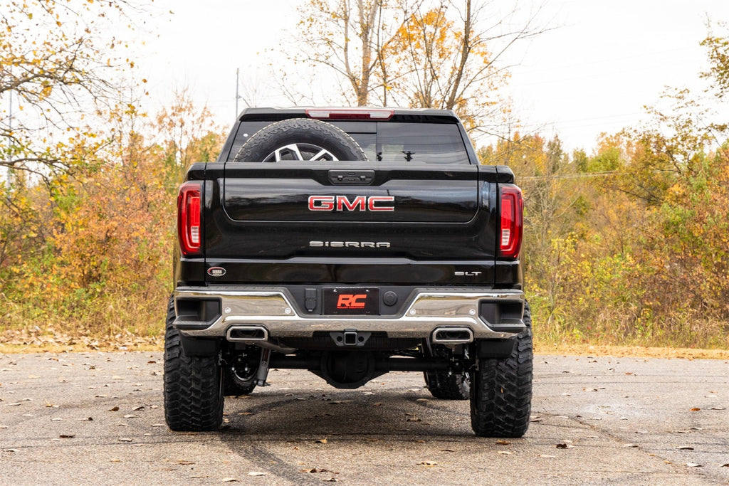 Rough Country 26650_A Suspension Lift Kit w/Shocks for Select GMC Sierra