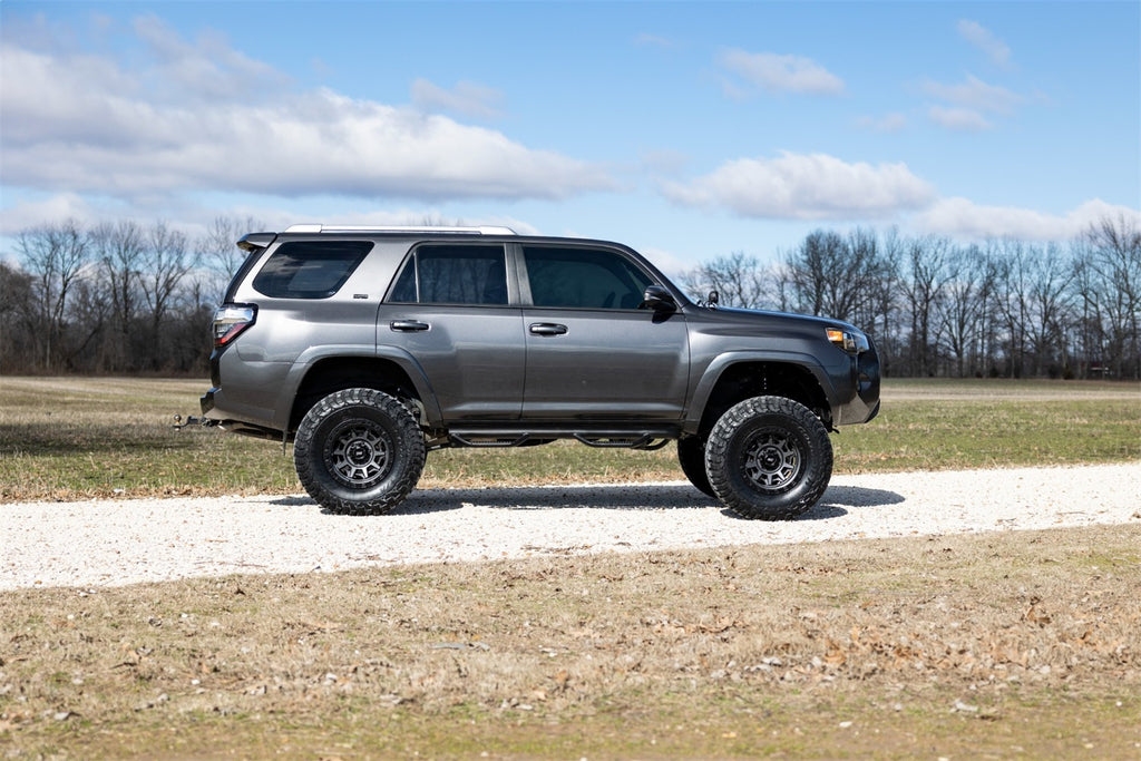 Rough Country 73830 Suspension Lift Kit w/N3 for Select Toyota 4Runner