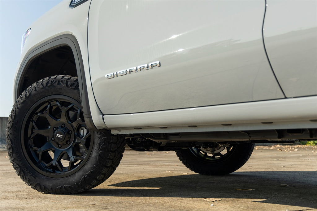 Rough Country 80200912A Series 80 Wheel for Select Cadillac Escalade, Chevrolet Avalanche, Chevrolet Avalanche 1500, Chevrolet Blazer, Chevrolet C10 Pickup, Chevrolet Colorado, Chevrolet K10, Chevrolet K10 Pickup, Chevrolet K10 Suburban, Chevrolet K1500,