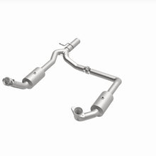 Load image into Gallery viewer, MagnaFlow Exhaust Products 5551599 California CARB Direct-Fit Catalytic Converter for Select Ford E-350 Super Duty