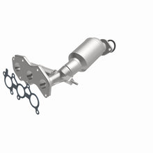Load image into Gallery viewer, MagnaFlow Exhaust Products 5582556 California CARB Manifold Catalytic Converter for Select Toyota Sienna
