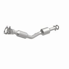 Load image into Gallery viewer, MagnaFlow Exhaust Products 5582722 California CARB Direct-Fit Catalytic Converter for Select Saturn Vue