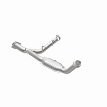 Load image into Gallery viewer, MagnaFlow Exhaust Products 93125 HM Grade Direct-Fit Catalytic Converter for Select Ford Expedition