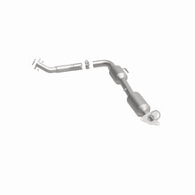 Load image into Gallery viewer, MagnaFlow Exhaust Products 5481625 California CARB Direct-Fit Catalytic Converter for Select Toyota Tundra