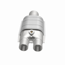 Load image into Gallery viewer, MagnaFlow Exhaust Products 99047HM HM Grade Universal Catalytic Converter for Select Chevrolet Express 1500, Chevrolet Express 2500, GMC Savana 1500, GMC Savana