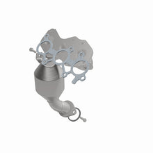 Load image into Gallery viewer, MagnaFlow Exhaust Products 5582548 California CARB Manifold Catalytic Converter for Select Toyota Sienna