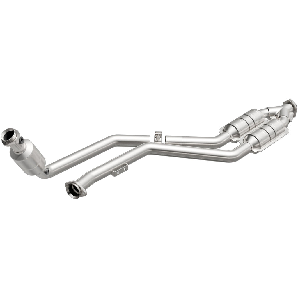 MagnaFlow Exhaust Products 444059 California CARB Direct-Fit Catalytic Converter for Select Mercedes-Benz CLK320