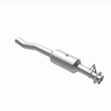 Load image into Gallery viewer, MagnaFlow Exhaust Products 280445 OEM Grade Direct-Fit Catalytic Converter for Select Ford F-53 Motorhome Chassis, Ford F-59 Commercial Stripped Chassis, Ford F-650, Ford F-750