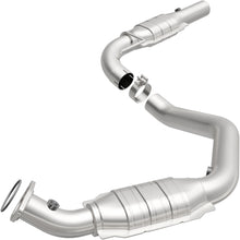 Load image into Gallery viewer, MagnaFlow Exhaust Products 447267 California CARB Direct-Fit Catalytic Converter for Select Chevrolet Express 2500, Chevrolet Express 3500, GMC Savana 2500, GMC Savana