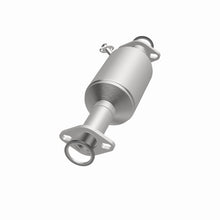 Load image into Gallery viewer, MagnaFlow Exhaust Products 3391895 California CARB Direct-Fit Catalytic Converter for Select Toyota Pickup
