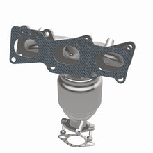 Load image into Gallery viewer, MagnaFlow Exhaust Products 5531089 California CARB Manifold Catalytic Converter for Select Hyundai Santa Fe, Kia Sorento