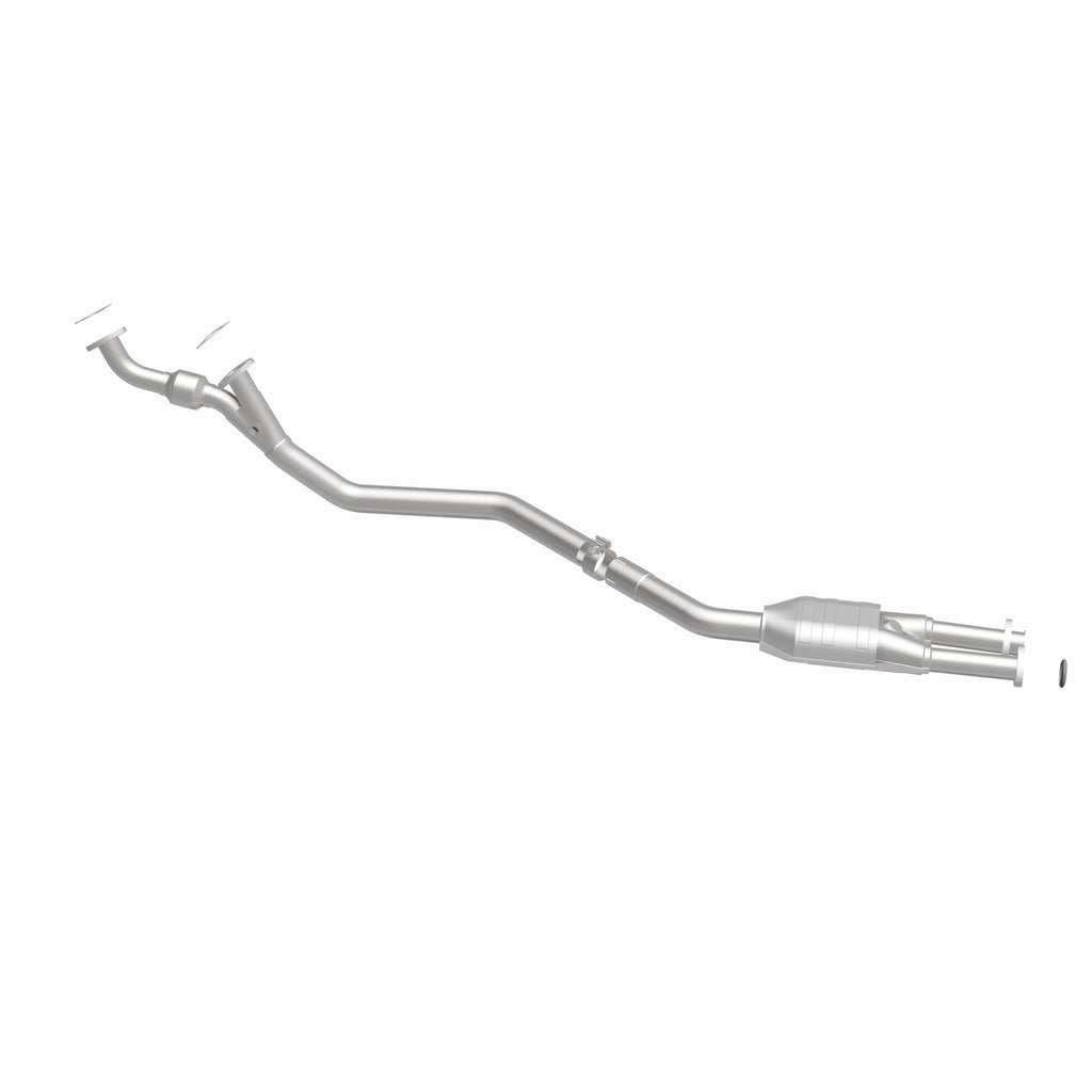 MagnaFlow Exhaust Products 23558 Standard Grade Direct-Fit Catalytic Converter for Select BMW 533i, BMW 633CSi