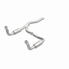 Load image into Gallery viewer, MagnaFlow Exhaust Products 5551148 California CARB Direct-Fit Catalytic Converter for Select Dodge Nitro, Jeep Liberty