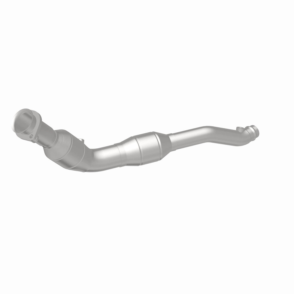 MagnaFlow Exhaust Products 21-717 OEM Grade Direct-Fit Catalytic Converter for Select Land Rover LR4
