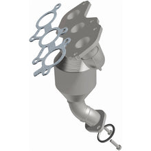 Load image into Gallery viewer, MagnaFlow Exhaust Products 5582548 California CARB Manifold Catalytic Converter for Select Toyota Sienna
