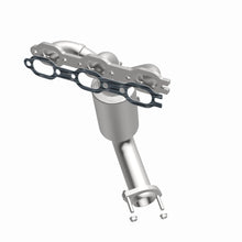 Load image into Gallery viewer, MagnaFlow Exhaust Products 51061 OEM Grade Manifold Catalytic Converter for Select Chrysler Pacifica, Chrysler Sebring, Chrysler Town &amp; Country, Dodge Avenger, Dodge Grand Caravan, Dodge Journey, Volkswagen Routan