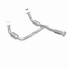 Load image into Gallery viewer, MagnaFlow Exhaust Products 4451172 California CARB Direct-Fit Catalytic Converter for Select Buick Rainier, Chevrolet Trailblazer EXT, GMC Envoy XL, Isuzu Ascender