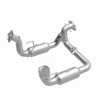 Load image into Gallery viewer, MagnaFlow Exhaust Products 280246 OEM Grade Direct-Fit Catalytic Converter for Select Ford F-250 Super Duty, Ford F-350 Super Duty