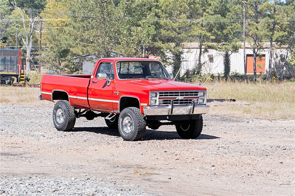 Rough Country 19730 Suspension Lift Kit w/Shocks for Select Chevrolet K20, Chevrolet K20 Pickup, Chevrolet K20 Suburban, GMC K25, GMC K25 Suburban, GMC K25/K2500 Pickup, GMC K25/K2500 Suburban
