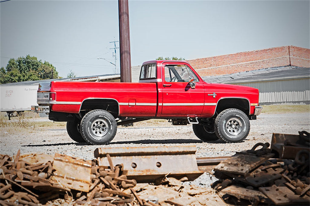 Rough Country 19730 Suspension Lift Kit w/Shocks for Select Chevrolet K20, Chevrolet K20 Pickup, Chevrolet K20 Suburban, GMC K25, GMC K25 Suburban, GMC K25/K2500 Pickup, GMC K25/K2500 Suburban