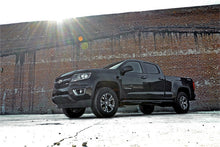Load image into Gallery viewer, Rough Country 922 Front Leveling Kit for Select Chevrolet Colorado, GMC Canyon