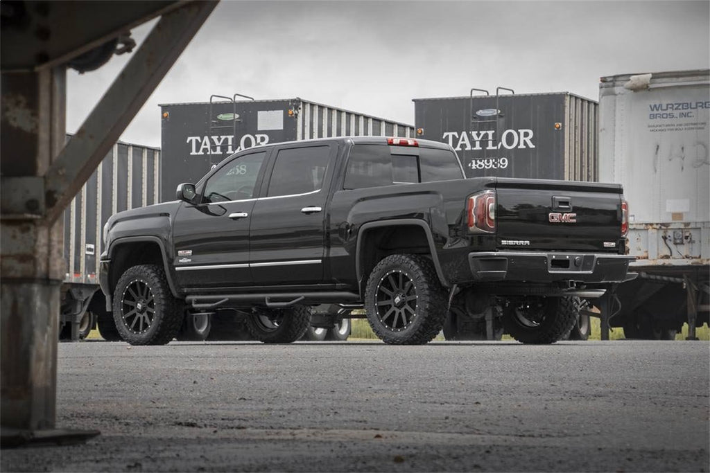 Rough Country 19450RED Suspension Lift Kit w/Shocks for Select Chevrolet Silverado 1500, GMC Sierra
