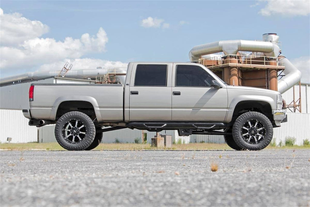 Rough Country 16170 Suspension Lift Kit for Select Chevrolet K2500, Chevrolet K2500 Suburban, Chevrolet K3500, GMC K3500