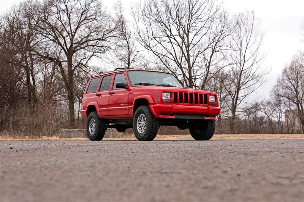 Rough Country 670X70 Series II Suspension Lift Kit for Select Jeep Cherokee